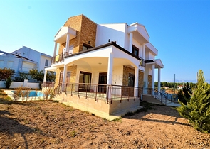 فيلا فاخرة بخمس غرف نوم في انطاليا