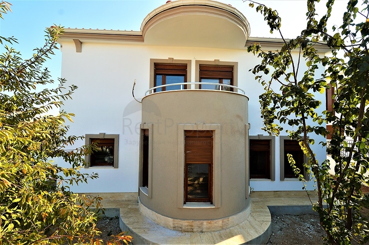 فيلا مستقلة بأربع غرف نوم في انطاليا