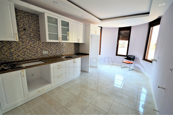 فيلا مستقلة بأربع غرف نوم في انطاليا