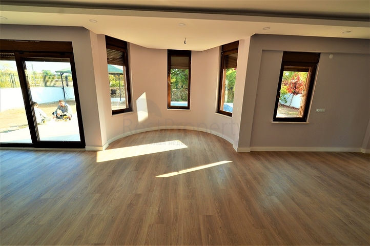 فيلا مستقلة بأربع غرف نوم في انطاليا