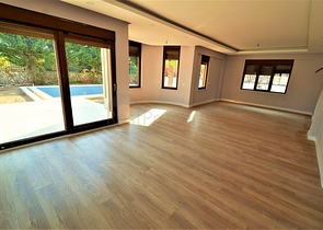 فيلا مستقلة بأربع غرف نوم في انطاليا