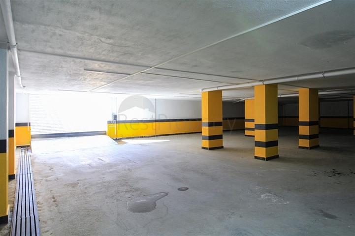 مشروع استثماري ممتاز على الخط الاول لشاطئ البحر في الانيا