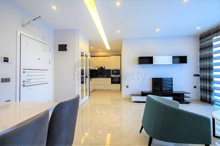 مشروع استثماري ممتاز على الخط الاول لشاطئ البحر في الانيا