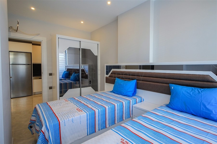 مشروع استثماري ممتاز على الخط الاول لشاطئ البحر في الانيا