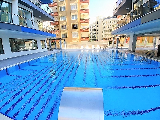 مشروع استثماري ممتاز على الخط الاول لشاطئ البحر في الانيا