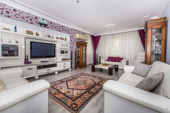 شقة بثلاث غرف نوم في قلب مدينة لارا 