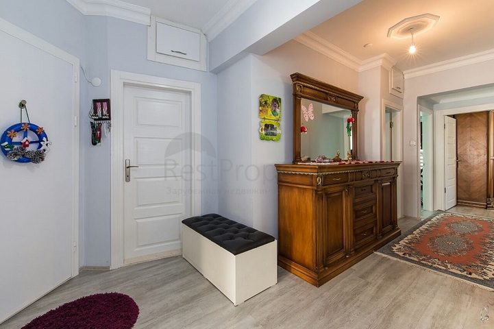 شقة بثلاث غرف نوم في قلب مدينة لارا 