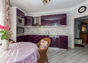 شقة بثلاث غرف نوم في قلب مدينة لارا 