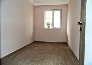 شقة واسعة بثلاث غرف نوم ومطبخ منفصل في مركز مدينة انطاليا