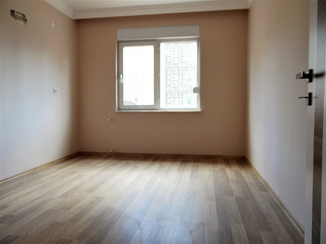 شقة بثلاث غرف نوم في مركز مدينة انطاليا