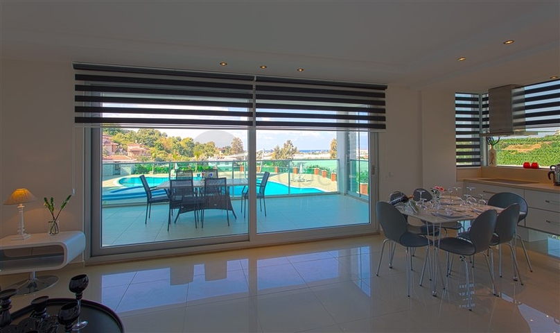 شقق ضمن مجمع فاخر باطلالات بحرية في كاركي جاك