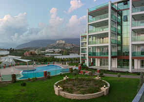 شقق ضمن مجمع فاخر باطلالات بحرية في كاركي جاك