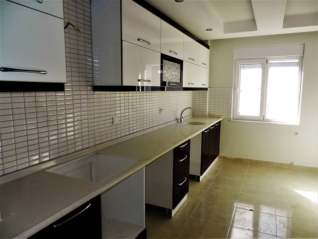 شقة بغرفتي نوم وصالة ومطبخ منفصل في مركز انطاليا