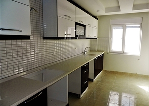 شقة بغرفتي نوم وصالة ومطبخ منفصل في مركز انطاليا