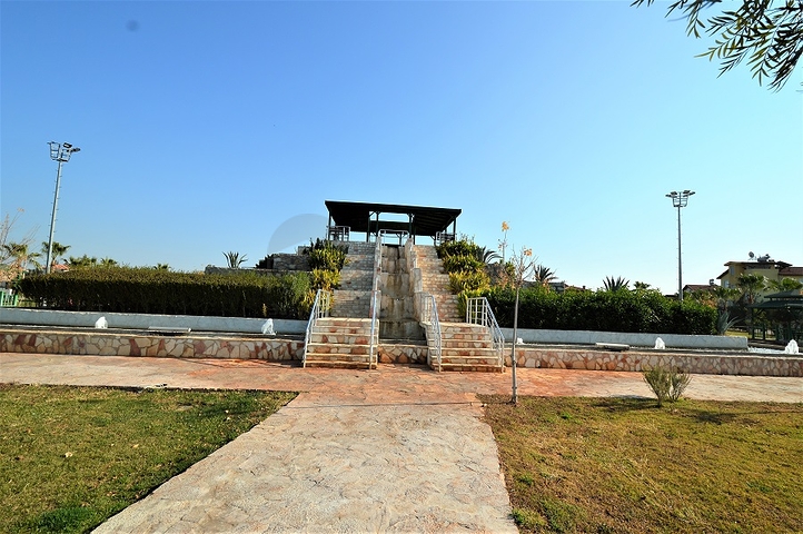 أرض تصلح لبناء فيلا أو منزل مستقل في انطاليا