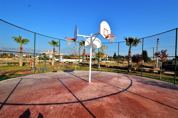 أرض تصلح لبناء فيلا أو منزل مستقل في انطاليا