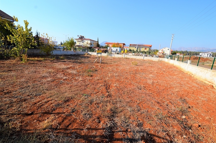 أرض تصلح لبناء فيلا أو منزل مستقل في انطاليا