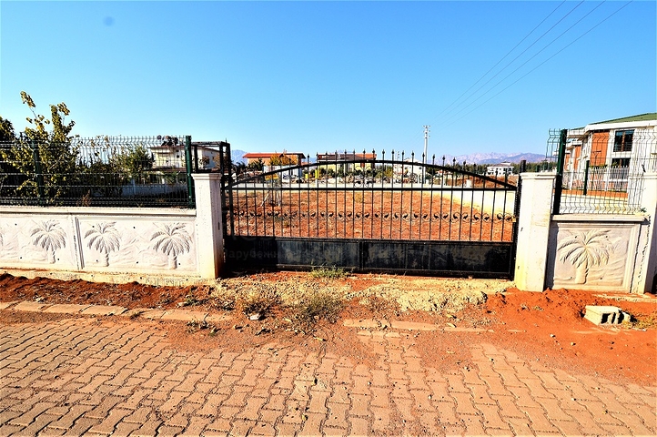 أرض تصلح لبناء فيلا أو منزل مستقل في انطاليا