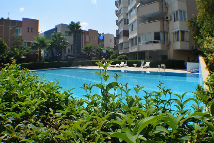 شقة مفروشة بثلاث غرف نوم في كونيالتي / انطاليا تبعد 150 مترعن الشاطئ 