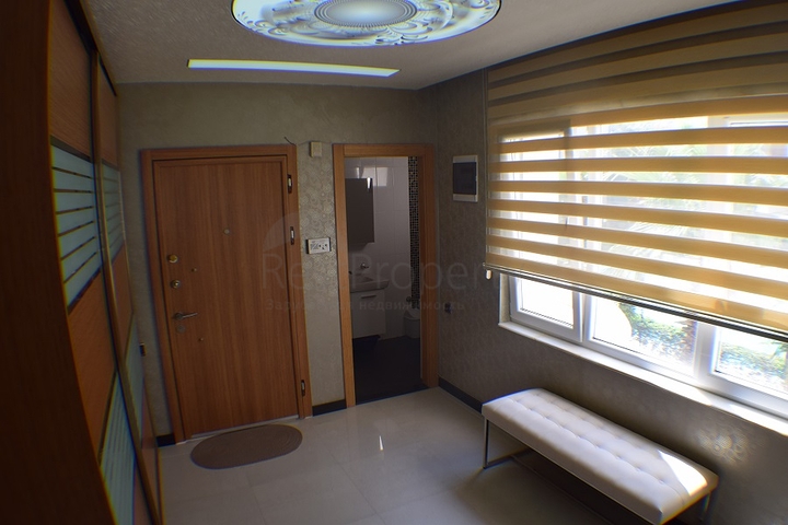 شقة مفروشة بثلاث غرف نوم في كونيالتي / انطاليا تبعد 150 مترعن الشاطئ 