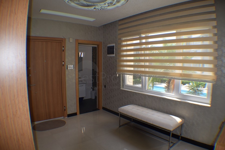 شقة مفروشة بثلاث غرف نوم في كونيالتي / انطاليا تبعد 150 مترعن الشاطئ 