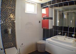 شقة مفروشة بثلاث غرف نوم في كونيالتي / انطاليا تبعد 150 مترعن الشاطئ 