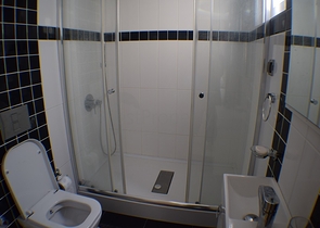 شقة مفروشة بثلاث غرف نوم في كونيالتي / انطاليا تبعد 150 مترعن الشاطئ 