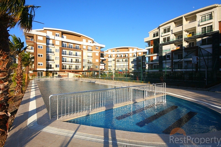 شقة مفروشة ضمن مجمع عصري في كونيالتي