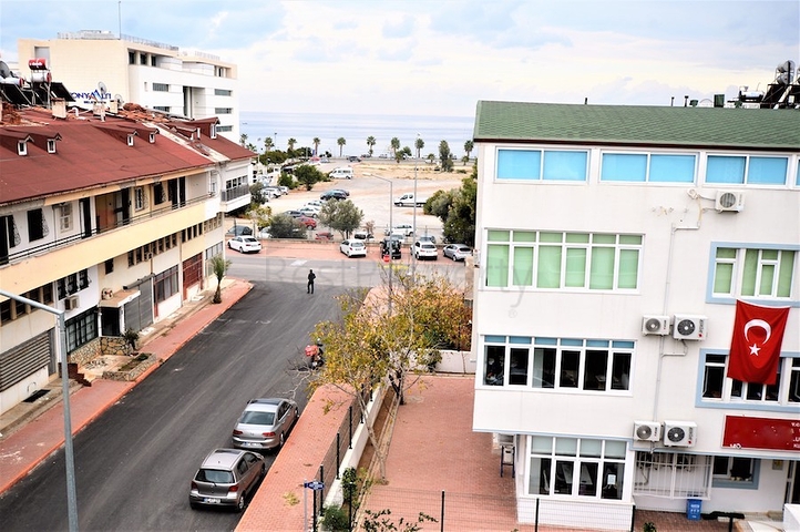 شقة باطلالات ساحرة على البحر في كونيالتي / انطاليا