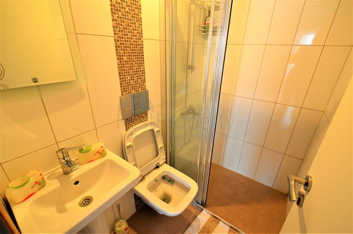 شقة باطلالات ساحرة على البحر في كونيالتي / انطاليا