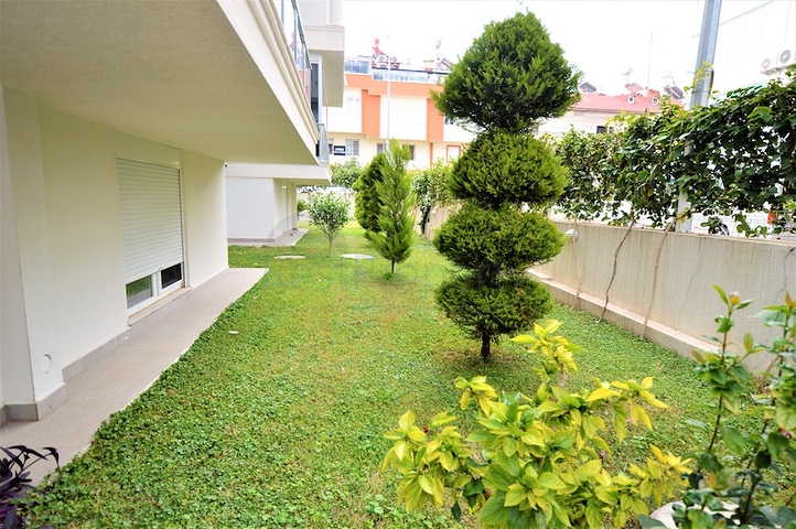 شقة باطلالات ساحرة على البحر في كونيالتي / انطاليا