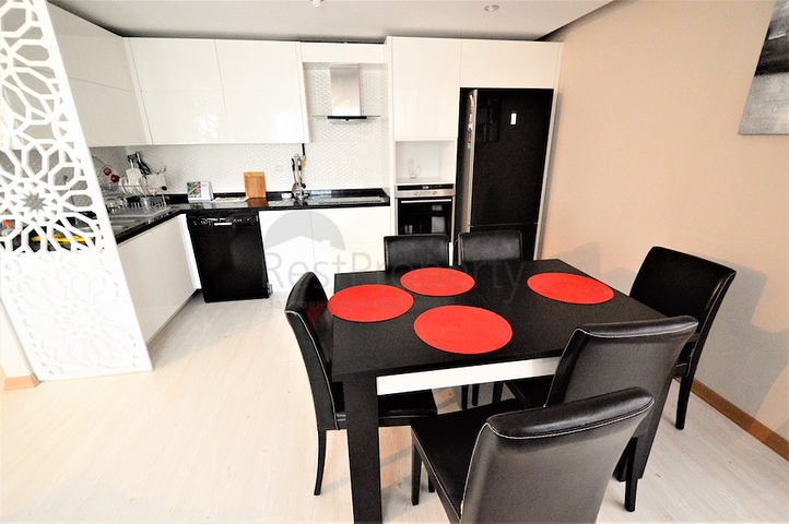 شقة باطلالات ساحرة على البحر في كونيالتي / انطاليا