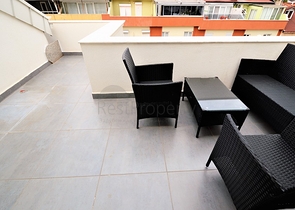 شقة باطلالات ساحرة على البحر في كونيالتي / انطاليا