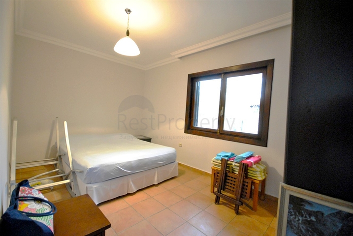 فيلا بخمس غرف نوم وصالونين على البحر الابيض المتوسط