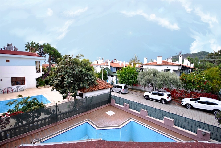 فيلا بخمس غرف نوم وصالونين على البحر الابيض المتوسط