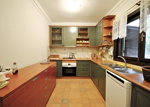 فيلا بخمس غرف نوم وصالونين على البحر الابيض المتوسط