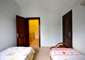 فيلا بخمس غرف نوم وصالونين على البحر الابيض المتوسط