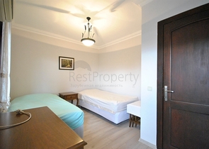 فيلا بخمس غرف نوم وصالونين على البحر الابيض المتوسط