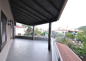 فيلا بخمس غرف نوم وصالونين على البحر الابيض المتوسط