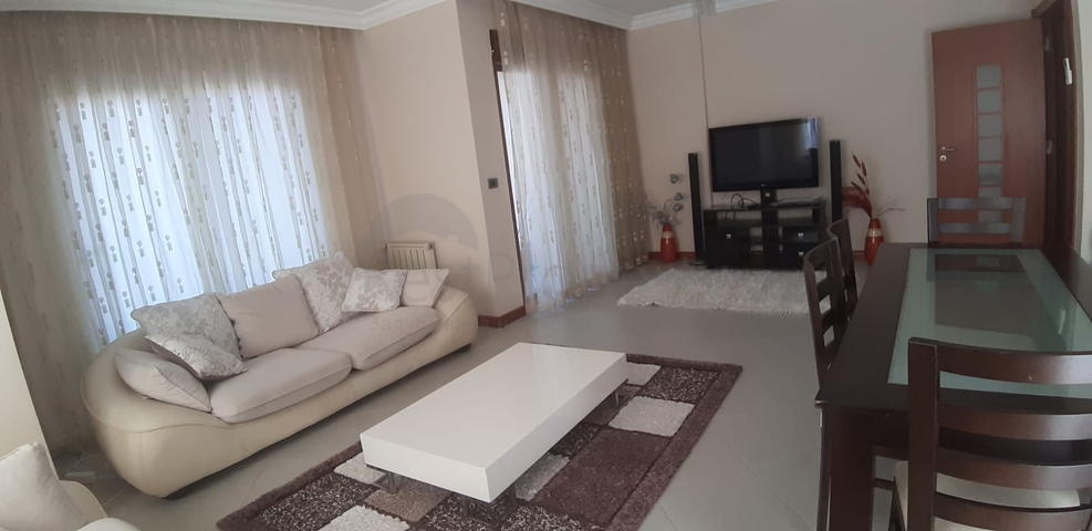 شقة على البحر للايجار