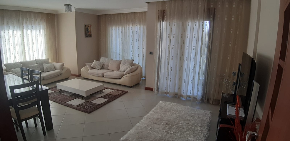 شقة على البحر للايجار