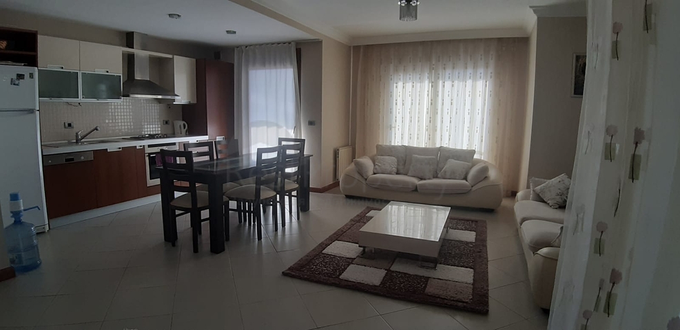 شقة على البحر للايجار