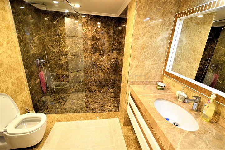 شقة خمس غرف و صالة في انطاليا