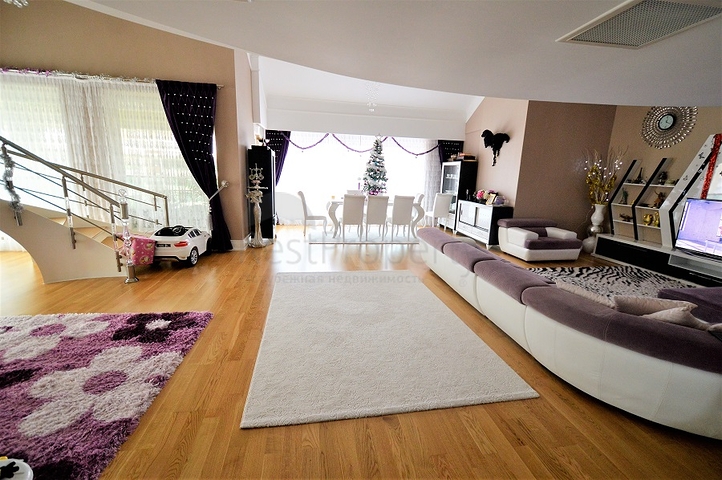 شقة خمس غرف و صالة في انطاليا