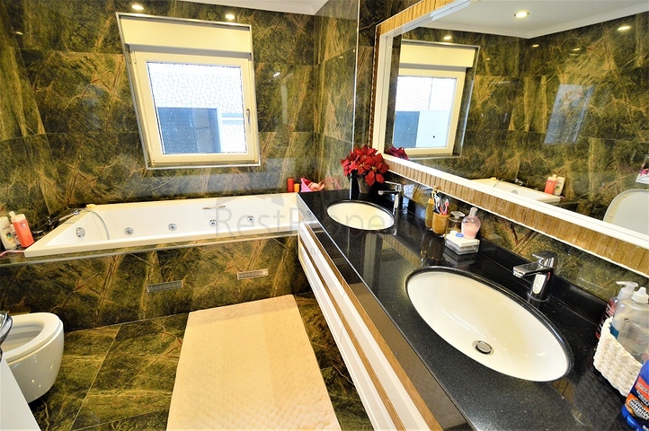 شقة خمس غرف و صالة في انطاليا