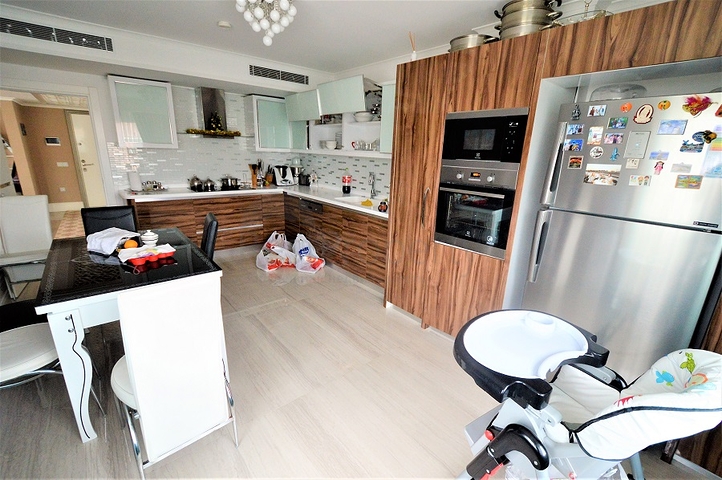 شقة خمس غرف و صالة في انطاليا