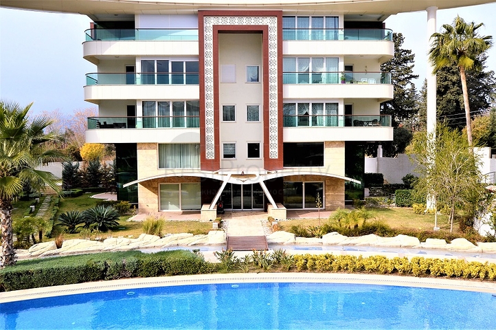 شقة خمس غرف و صالة في انطاليا