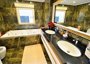 شقة خمس غرف و صالة في انطاليا