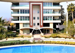 شقة خمس غرف و صالة في انطاليا