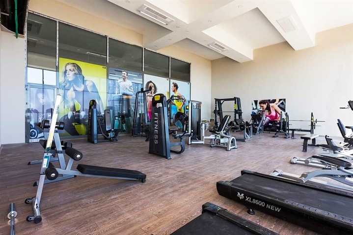 مجمع راقي باطلالة بحرية